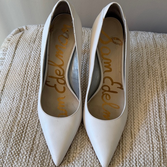 Spring 🌷 🐣 White Pointed Toe Heels - Picture 3 of 7